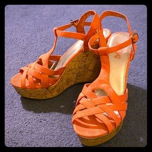 Salmon pink wedges